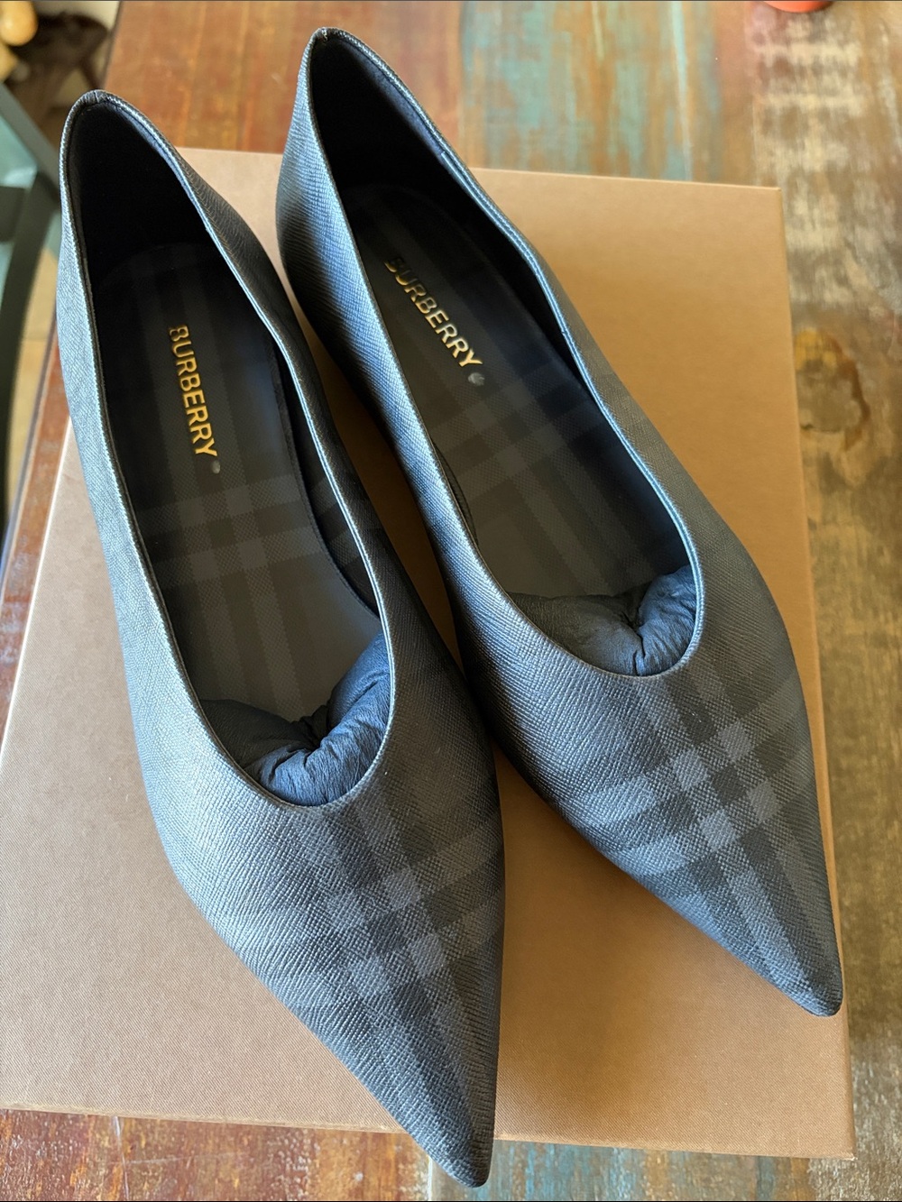 NWT Burberry Madeline Charcoal IP check flats size 37.5